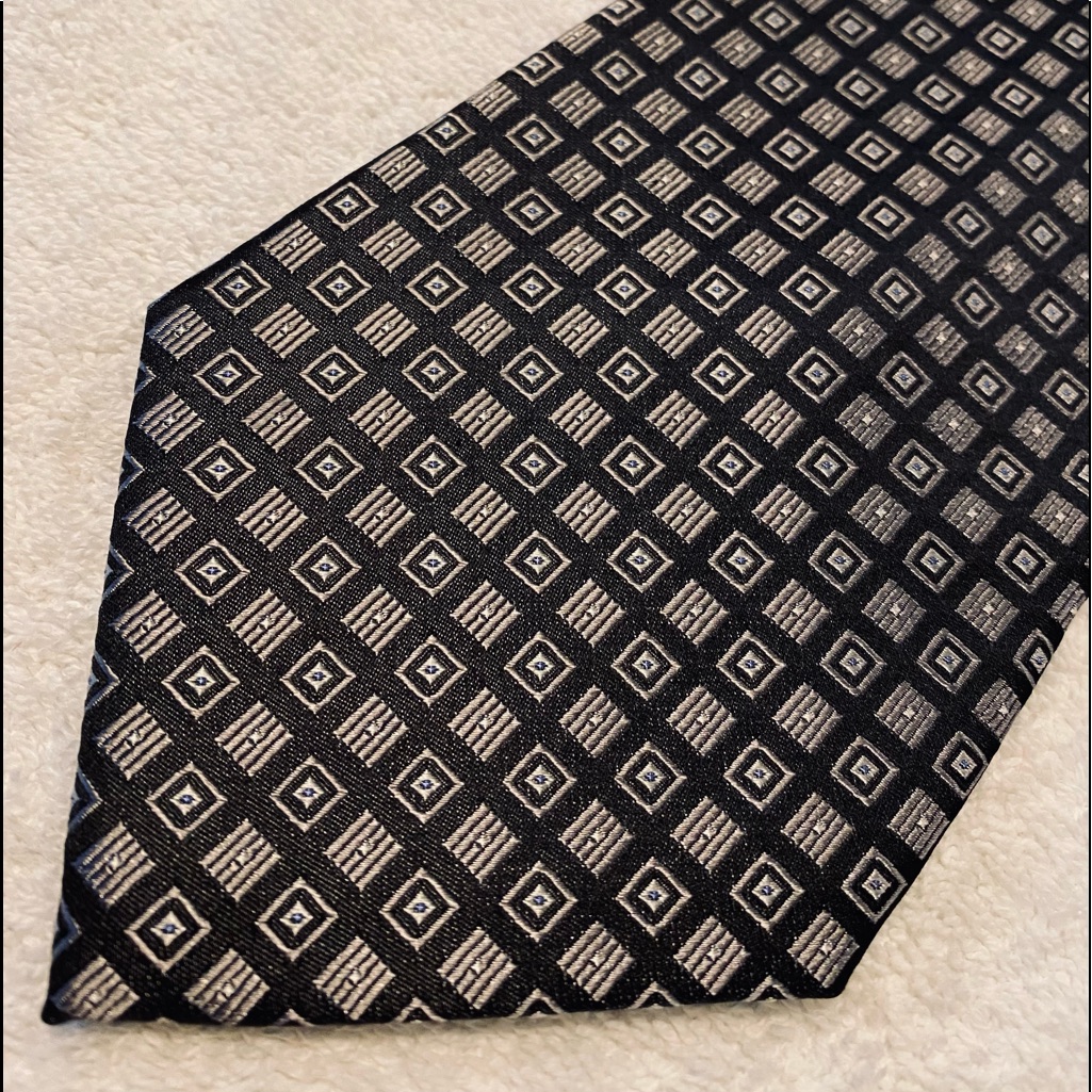 Brand New Trendy Tie By Geoffrey Beene